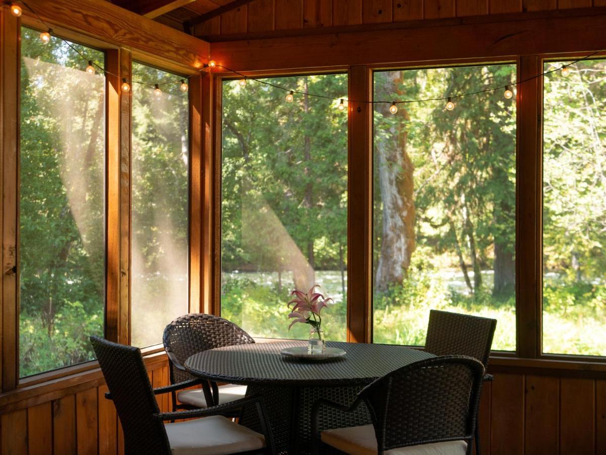On The River Wooded Bliss Cabin Near Loloma McKenzie Bridge Exterior photo