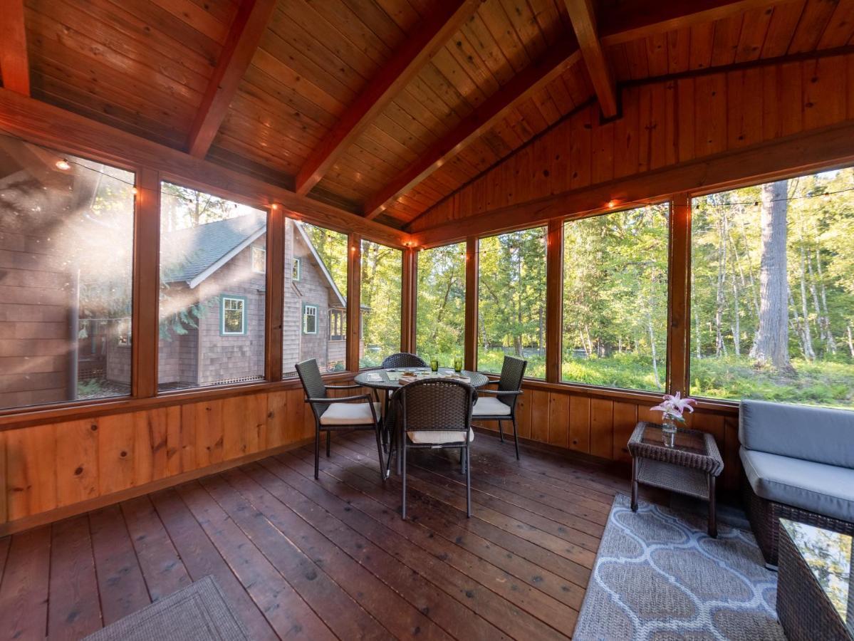 On The River Wooded Bliss Cabin Near Loloma McKenzie Bridge Exterior photo
