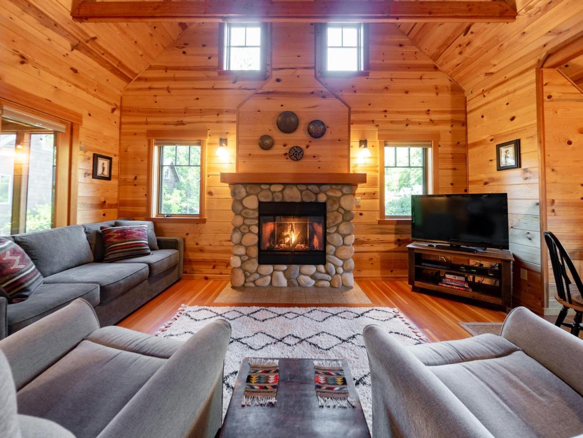 On The River Wooded Bliss Cabin Near Loloma McKenzie Bridge Exterior photo