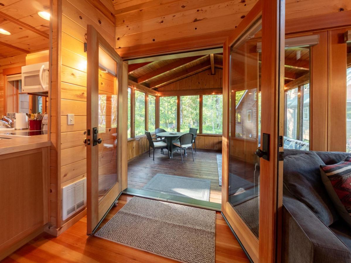 On The River Wooded Bliss Cabin Near Loloma McKenzie Bridge Exterior photo